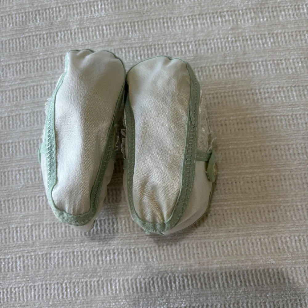 Vintage Infant Baby Booties Satin Lace Mary Jane Christening Shoes Mint Cream